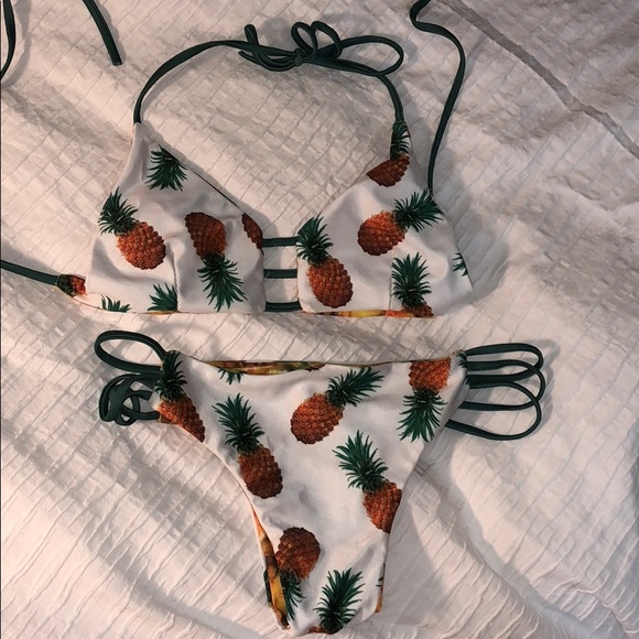 Reversible pineapple bikini - Picture 1 of 2